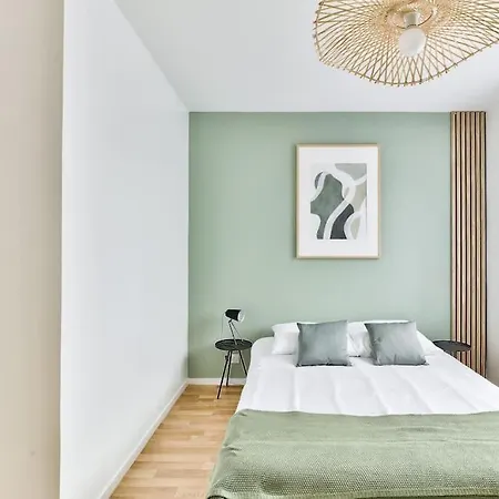 Free Private Parking - 15mn Paris - 5mn Walk Train Station - Equipped - Terrace - Garden - Stade De France - Casino D'enghien - Hippodrome, Universite Casa de Férias