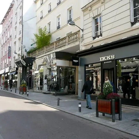Free Private Parking - 15mn Paris - 5mn Walk Train Station - Equipped - Terrace - Garden - Stade De France - Casino D'enghien - Hippodrome, Universite Casa de Férias *