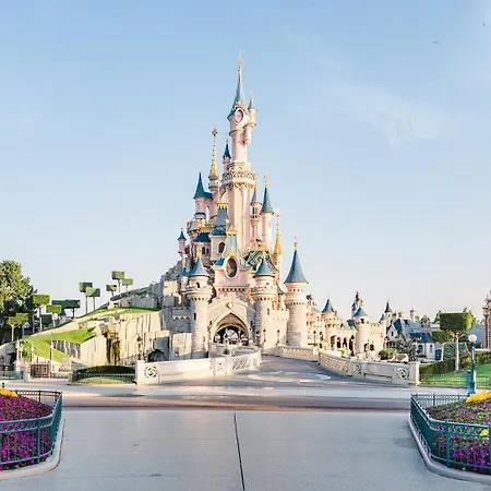 Free Private Parking - 15mn Paris - 5mn Walk Train Station - Equipped - Terrace - Garden - Stade De France - Casino D'enghien - Hippodrome, Universite * Épinay-sur-Seine